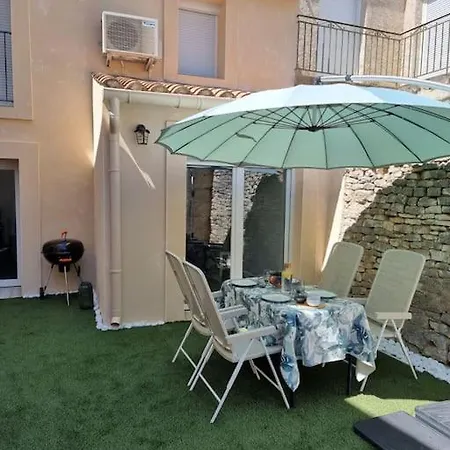Holiday home Charmante Petite Maison Le Cres